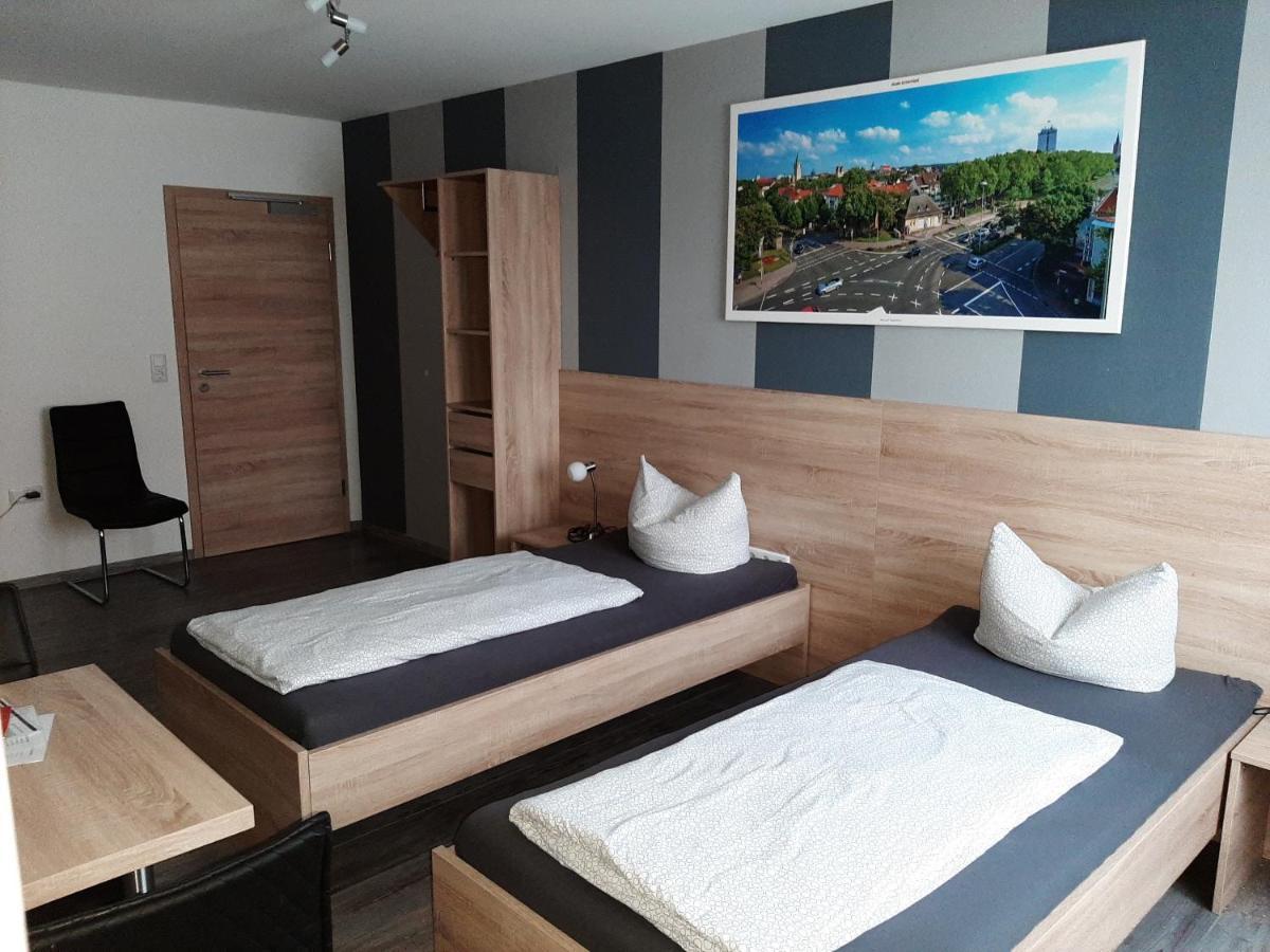 Haus Roseneck-Pension Am Stadtrand Borchen Dış mekan fotoğraf
