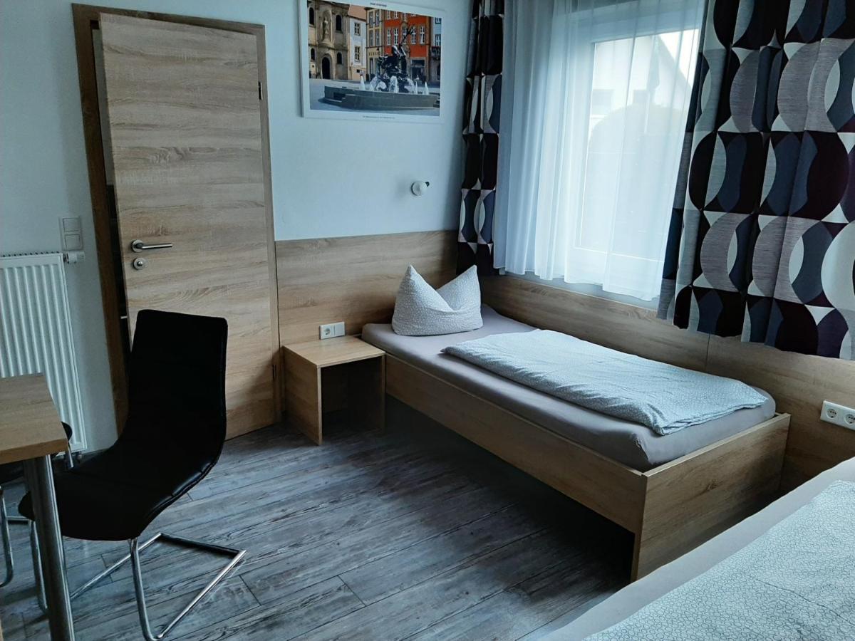 Haus Roseneck-Pension Am Stadtrand Borchen Dış mekan fotoğraf