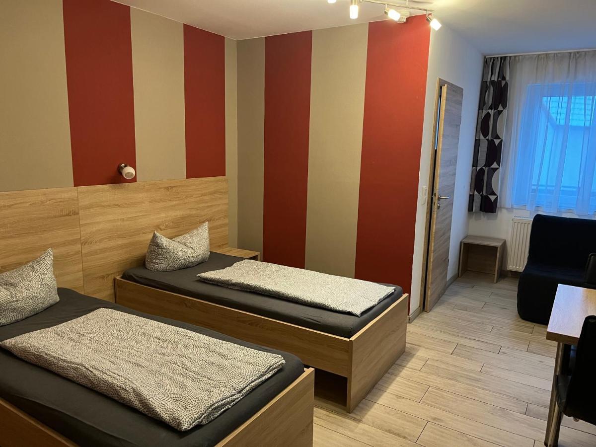Haus Roseneck-Pension Am Stadtrand Borchen Dış mekan fotoğraf